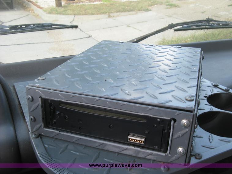 image for item E7964 1996 GMC W4-Forward utility truck