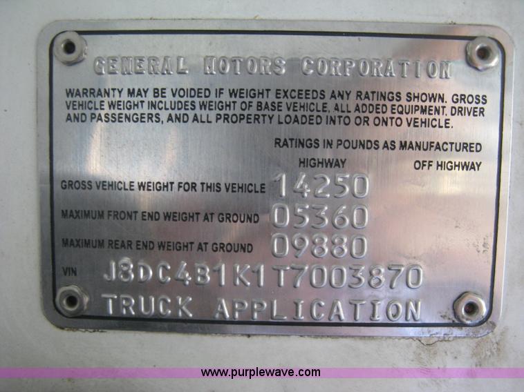 image for item E7964 1996 GMC W4-Forward utility truck