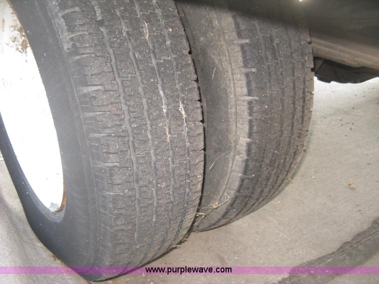 image for item E7964 1996 GMC W4-Forward utility truck