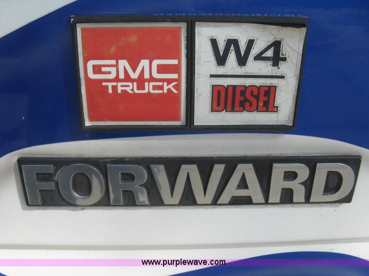 image for item E7964 1996 GMC W4-Forward utility truck
