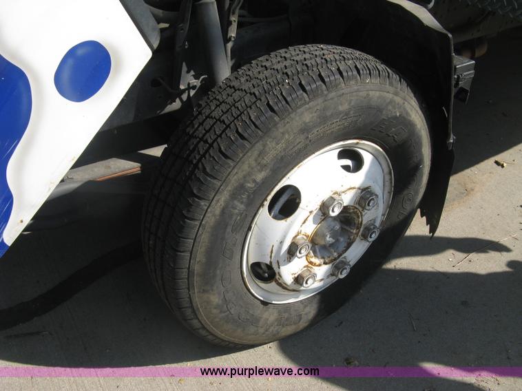 image for item E7964 1996 GMC W4-Forward utility truck