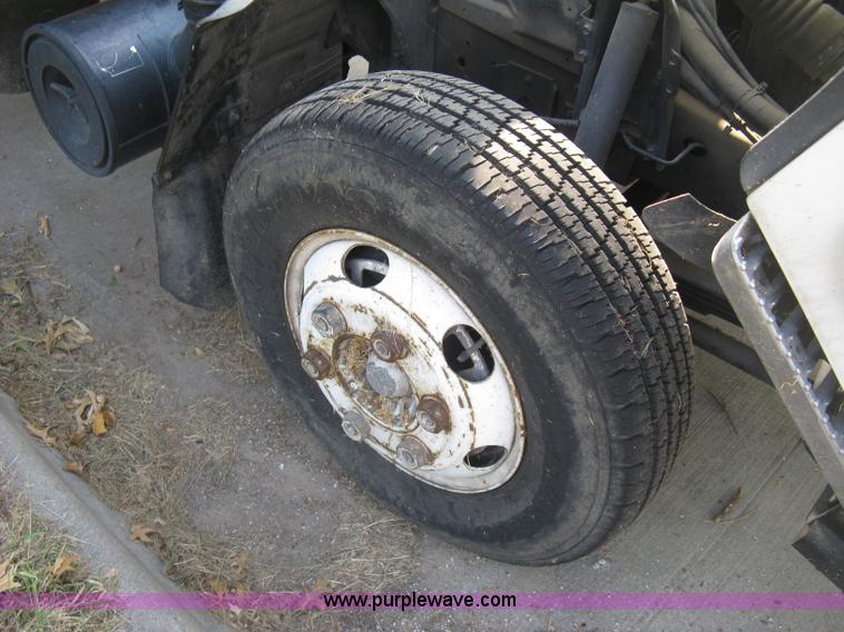 image for item E7964 1996 GMC W4-Forward utility truck