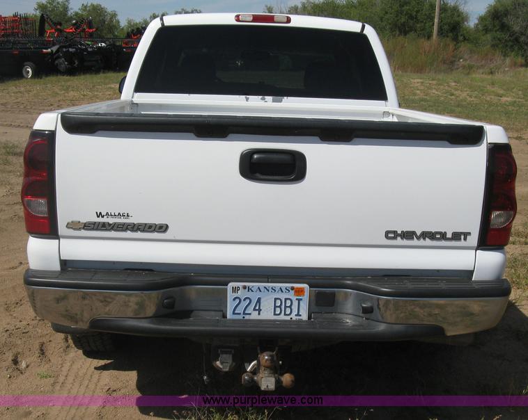 image for item E7966 2004 Chevrolet Silverado 1500 Ext. Cab pickup truck