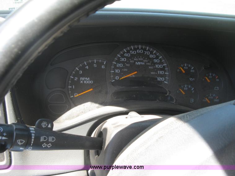 image for item E7966 2004 Chevrolet Silverado 1500 Ext. Cab pickup truck