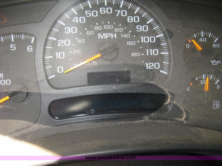 image for item E7966 2004 Chevrolet Silverado 1500 Ext. Cab pickup truck