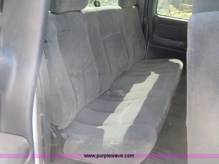 image for item E7966 2004 Chevrolet Silverado 1500 Ext. Cab pickup truck