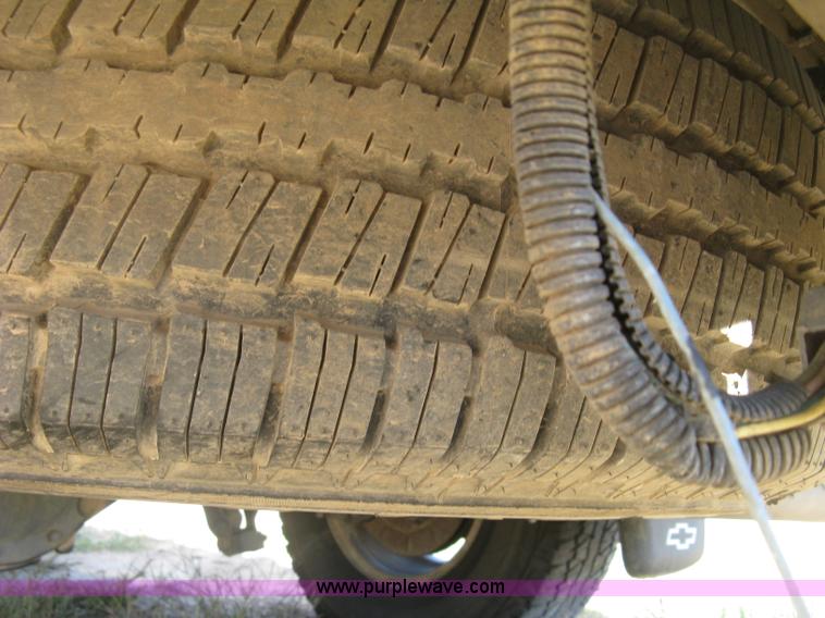 image for item E7966 2004 Chevrolet Silverado 1500 Ext. Cab pickup truck