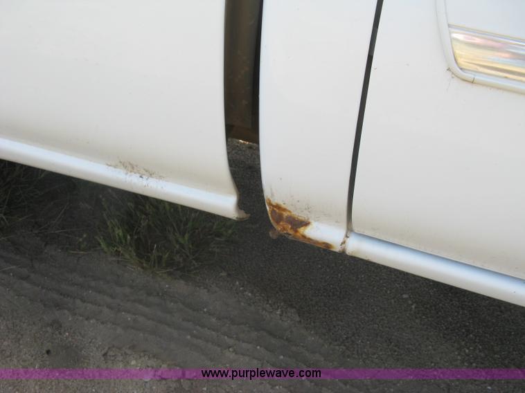 image for item E7966 2004 Chevrolet Silverado 1500 Ext. Cab pickup truck