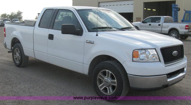 image for item E7997 2005 Ford F150 XLT SuperCab pickup truck