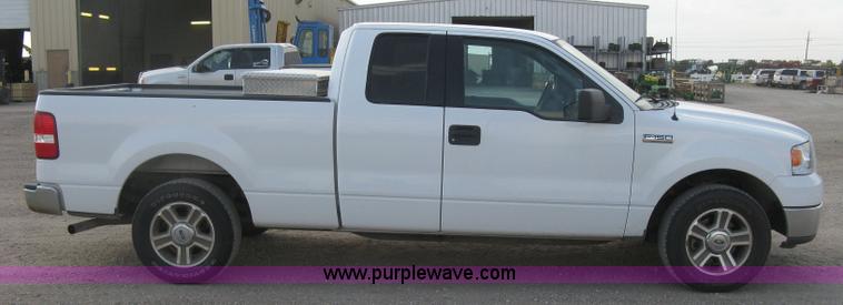 image for item E7997 2005 Ford F150 XLT SuperCab pickup truck