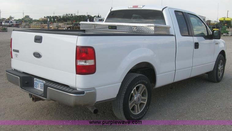 image for item E7997 2005 Ford F150 XLT SuperCab pickup truck