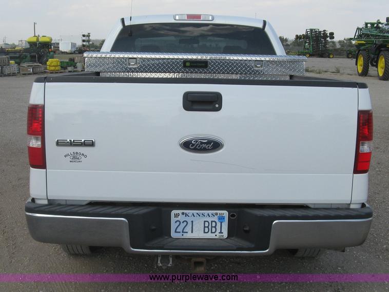 image for item E7997 2005 Ford F150 XLT SuperCab pickup truck