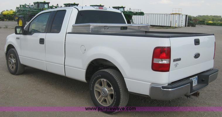 image for item E7997 2005 Ford F150 XLT SuperCab pickup truck