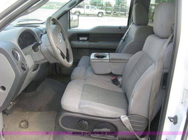 image for item E7997 2005 Ford F150 XLT SuperCab pickup truck
