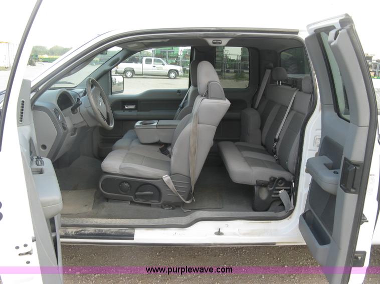 image for item E7997 2005 Ford F150 XLT SuperCab pickup truck