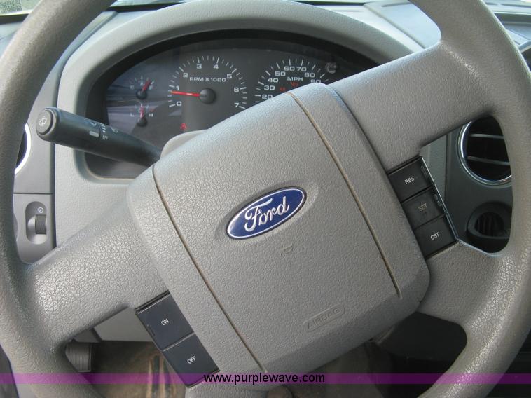 image for item E7997 2005 Ford F150 XLT SuperCab pickup truck