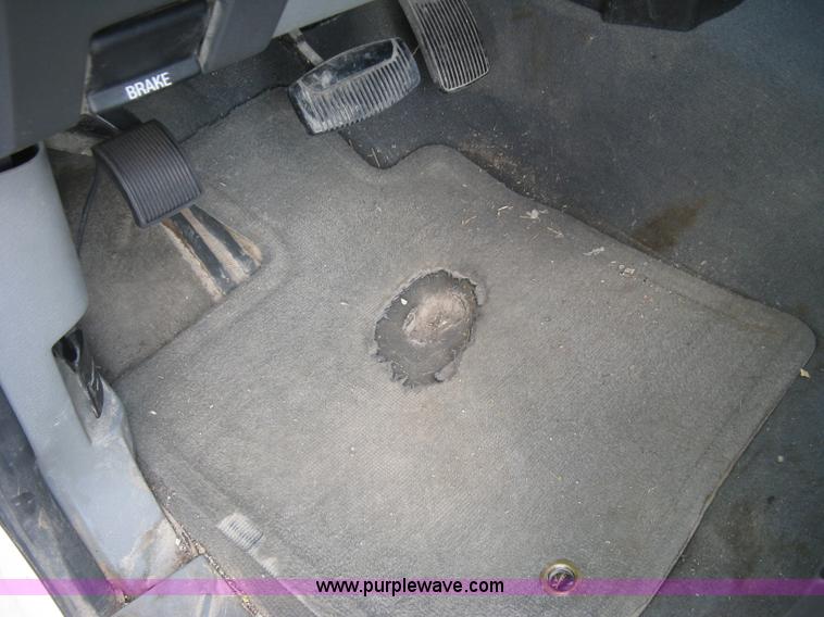 image for item E7997 2005 Ford F150 XLT SuperCab pickup truck