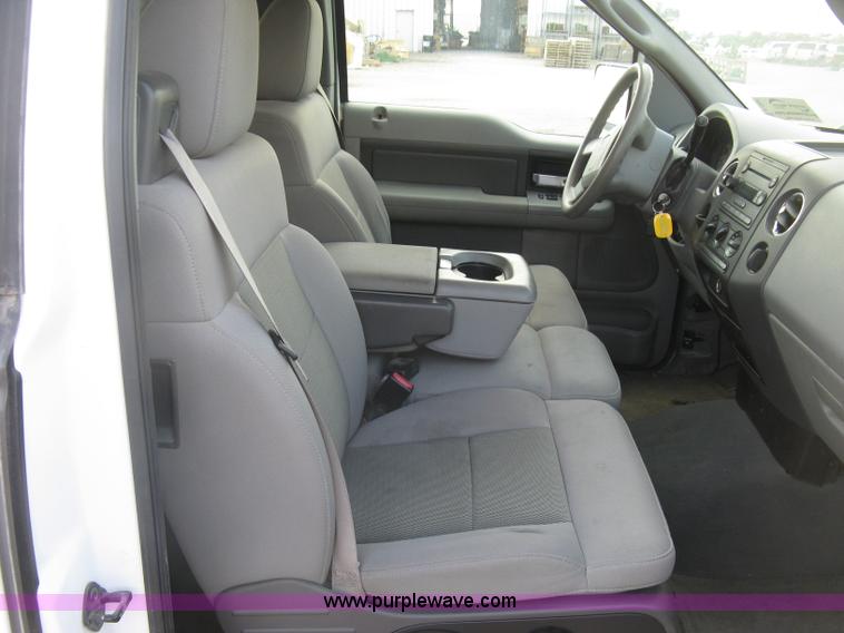 image for item E7997 2005 Ford F150 XLT SuperCab pickup truck