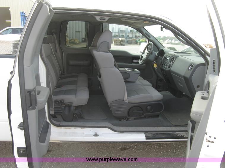 image for item E7997 2005 Ford F150 XLT SuperCab pickup truck
