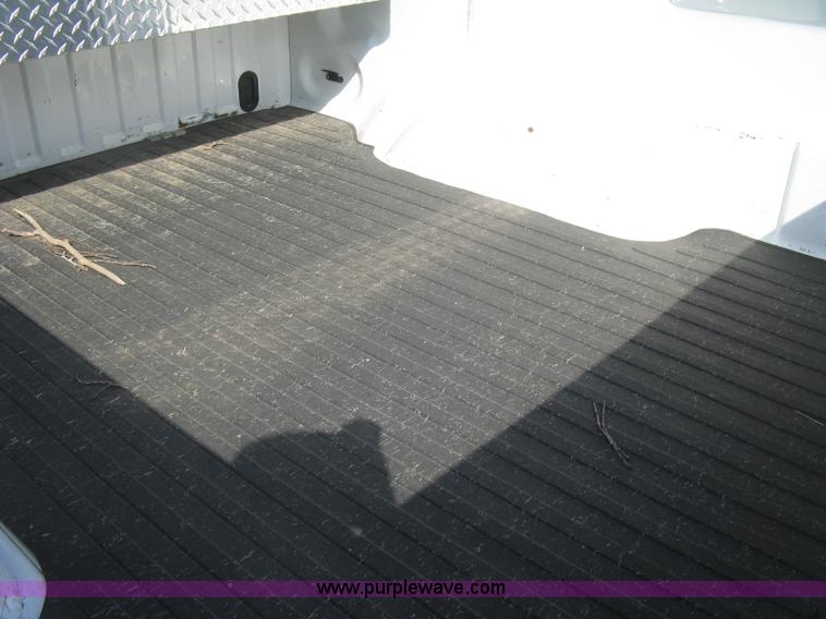 image for item E7997 2005 Ford F150 XLT SuperCab pickup truck