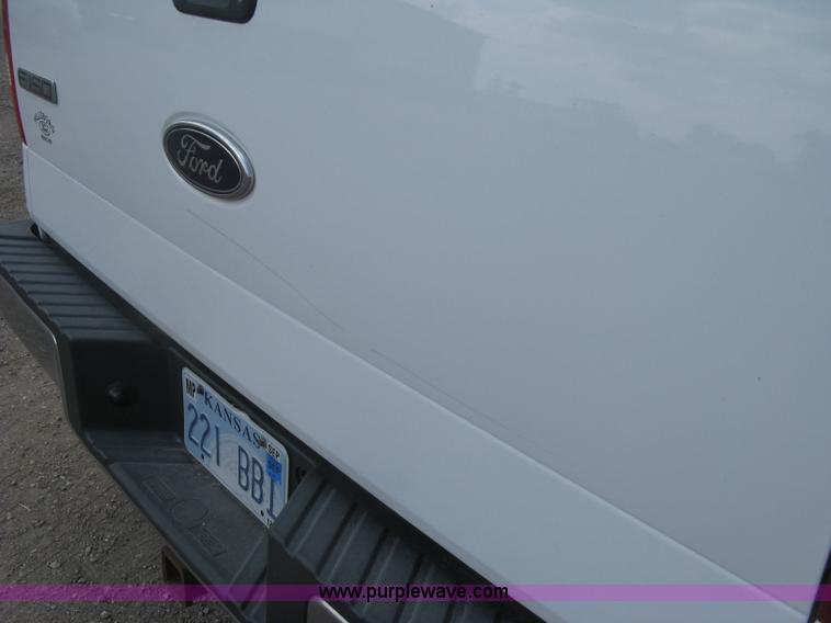 image for item E7997 2005 Ford F150 XLT SuperCab pickup truck