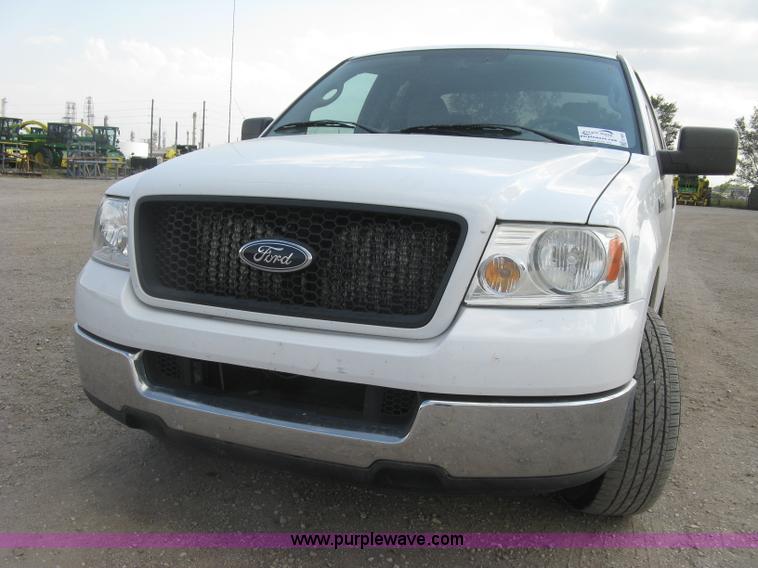 image for item E7997 2005 Ford F150 XLT SuperCab pickup truck