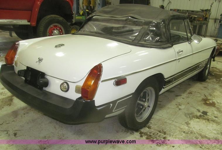 image for item F7210 1977 MG MGB
