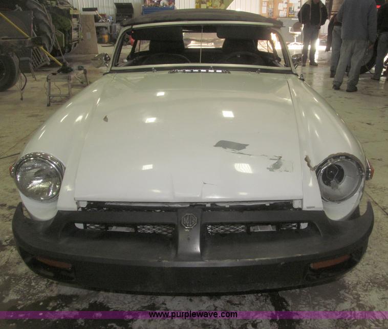 image for item F7210 1977 MG MGB