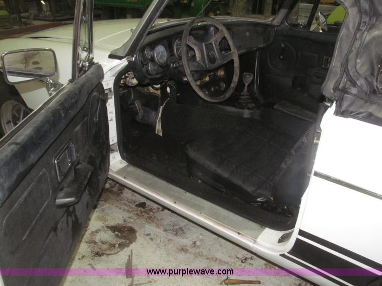 image for item F7210 1977 MG MGB