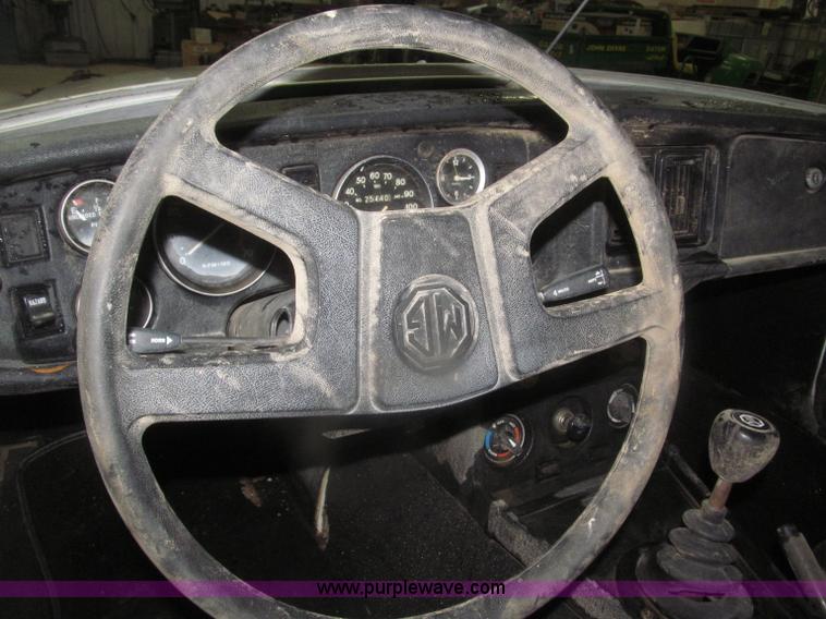 image for item F7210 1977 MG MGB