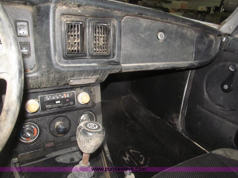 image for item F7210 1977 MG MGB