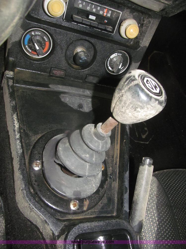 image for item F7210 1977 MG MGB