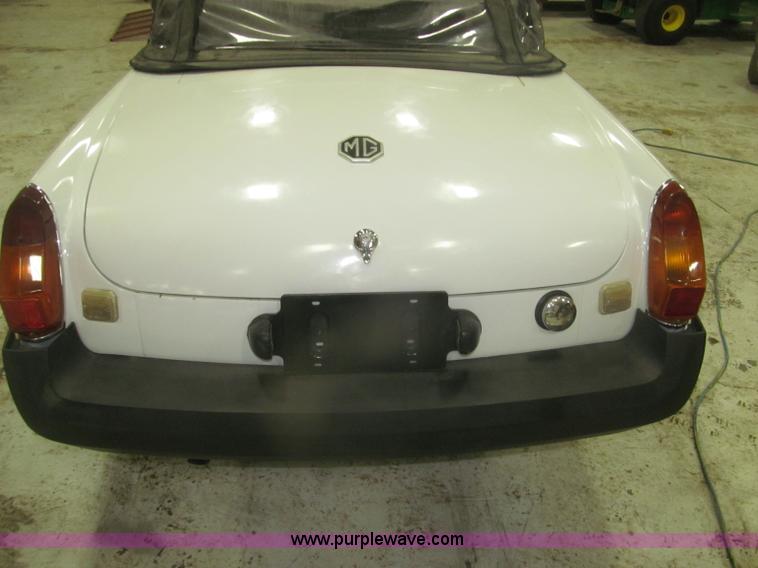 image for item F7210 1977 MG MGB