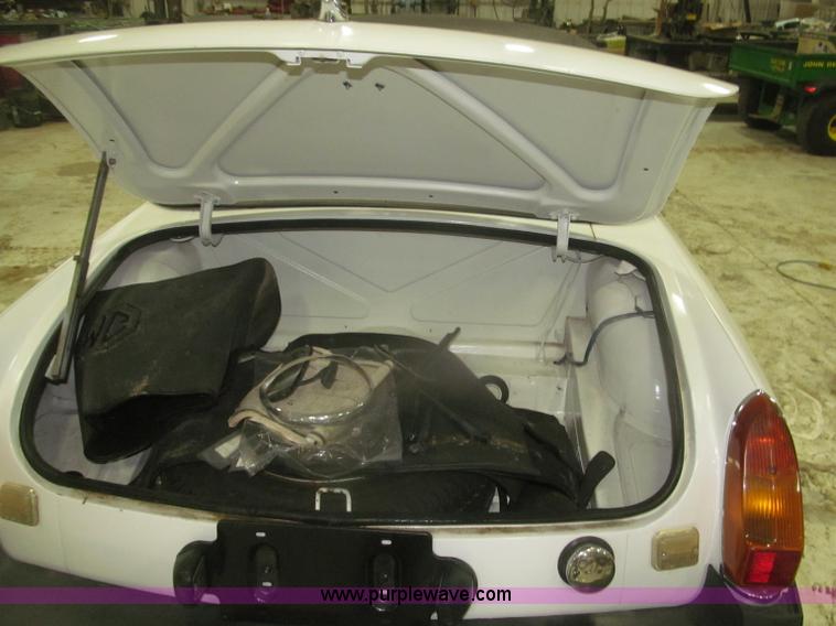image for item F7210 1977 MG MGB