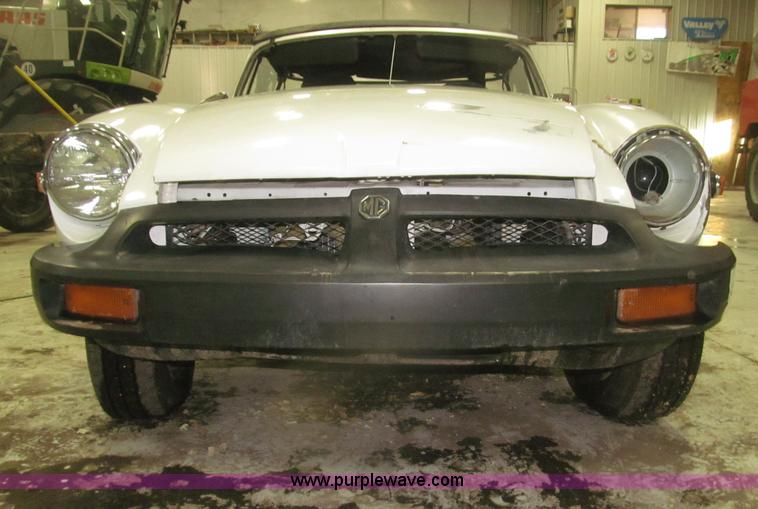 image for item F7210 1977 MG MGB