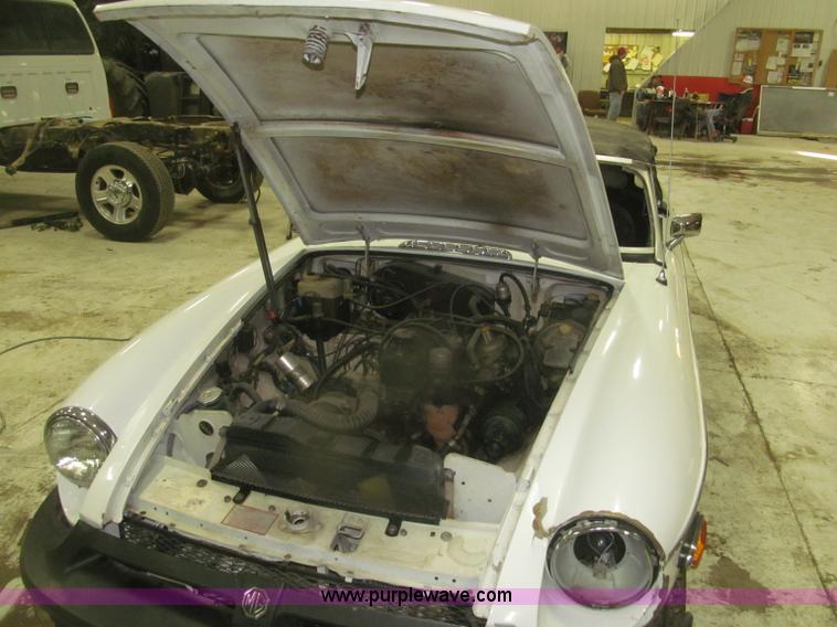 image for item F7210 1977 MG MGB