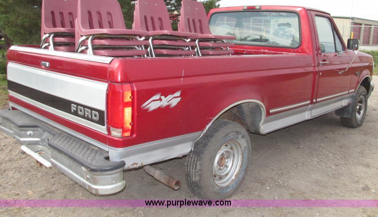 image for item G9919 1996 Ford F150 XLT pickup truck