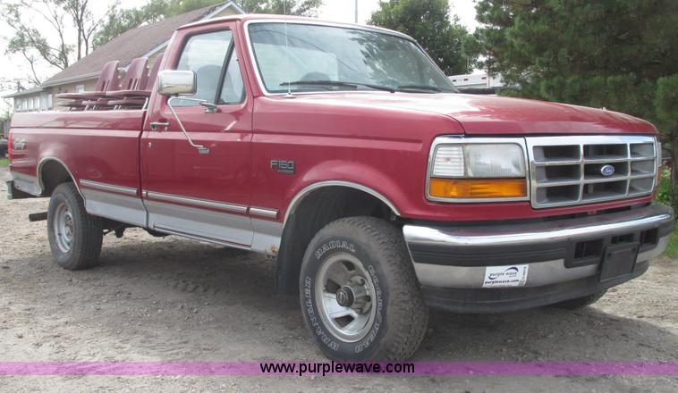 image for item G9919 1996 Ford F150 XLT pickup truck