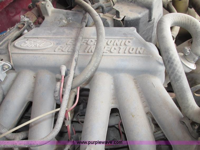 image for item G9919 1996 Ford F150 XLT pickup truck