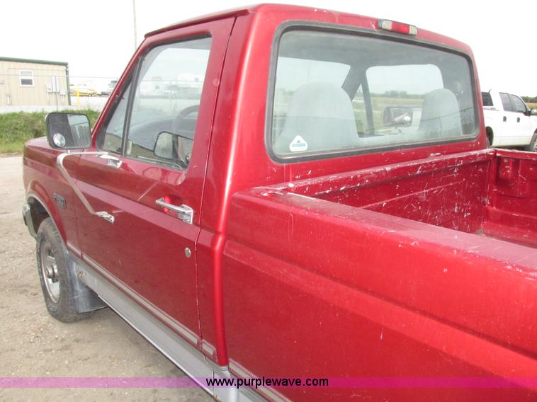 image for item G9919 1996 Ford F150 XLT pickup truck
