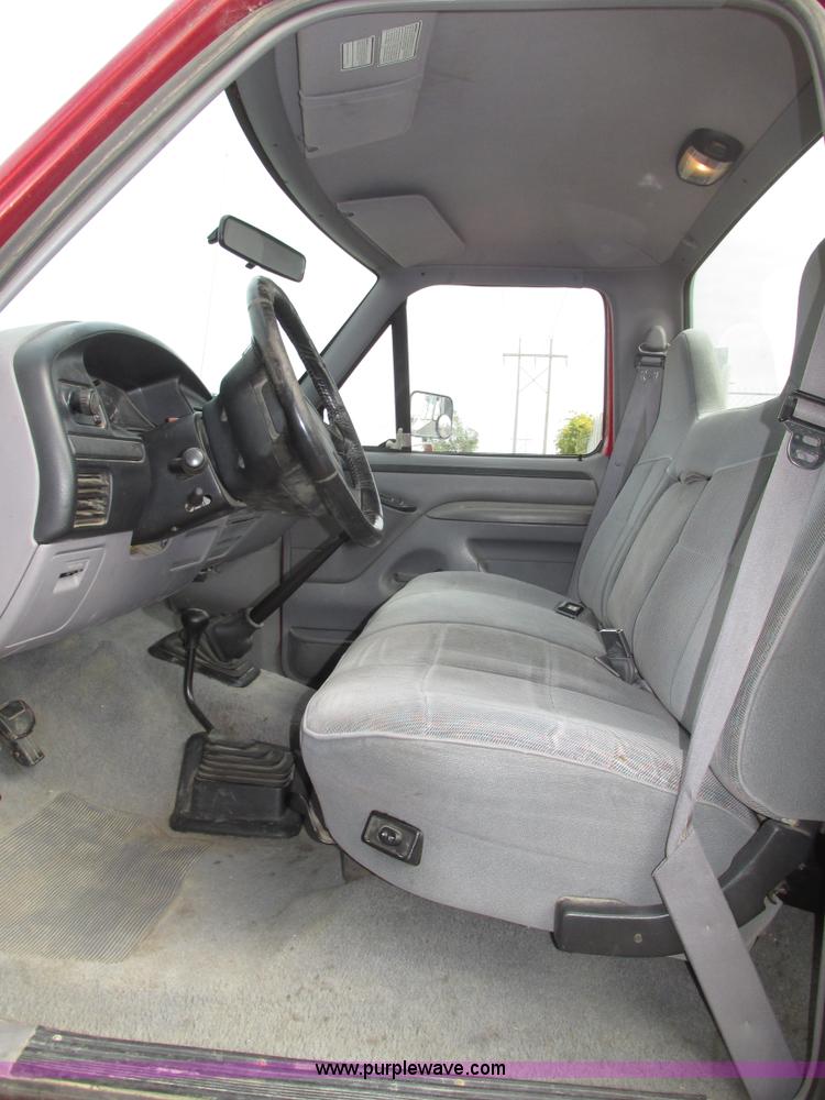 image for item G9919 1996 Ford F150 XLT pickup truck