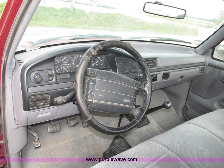 image for item G9919 1996 Ford F150 XLT pickup truck