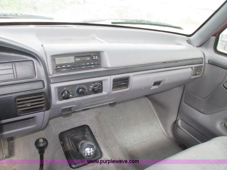 image for item G9919 1996 Ford F150 XLT pickup truck