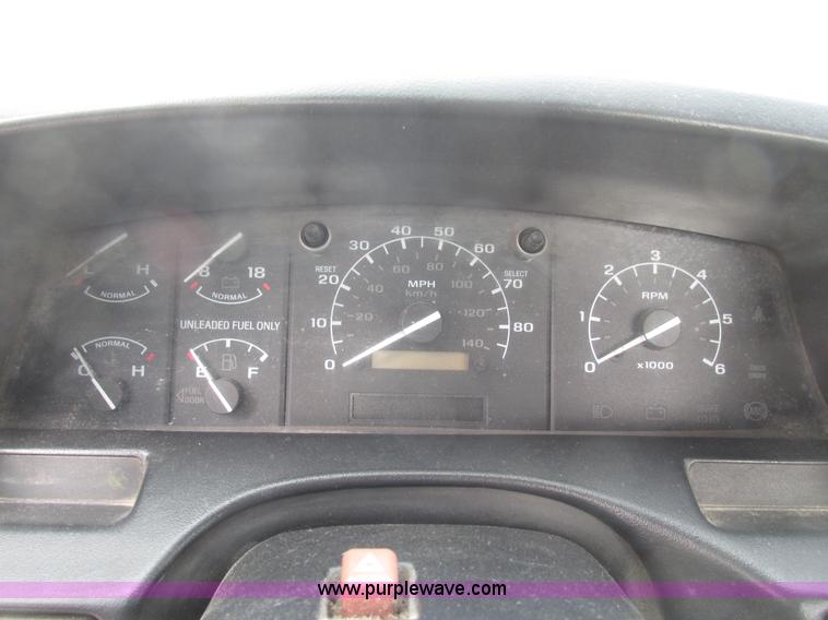 image for item G9919 1996 Ford F150 XLT pickup truck