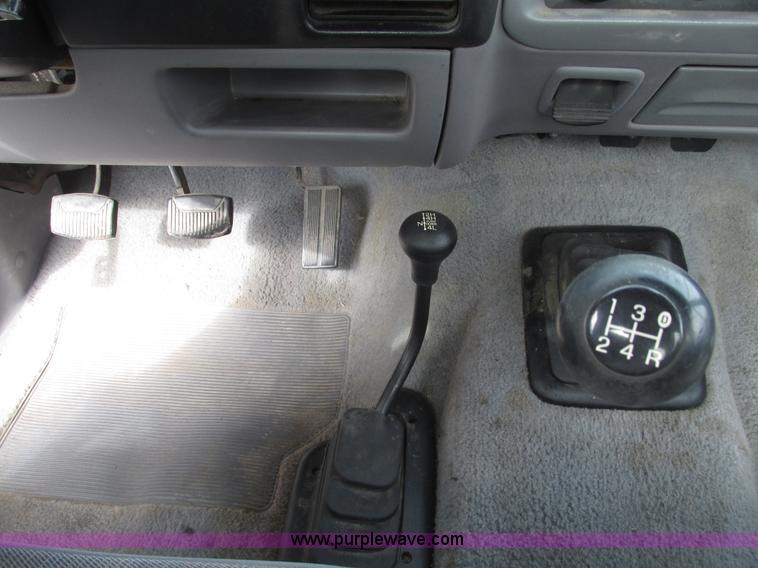 image for item G9919 1996 Ford F150 XLT pickup truck