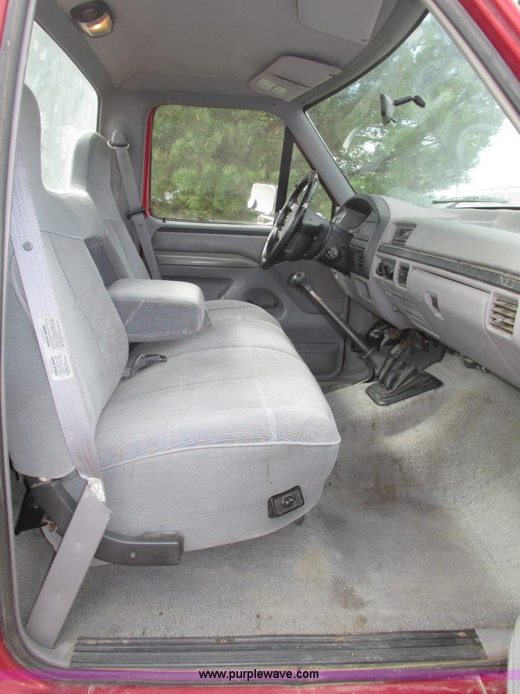 image for item G9919 1996 Ford F150 XLT pickup truck