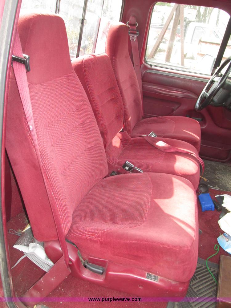 image for item G9919 1996 Ford F150 XLT pickup truck