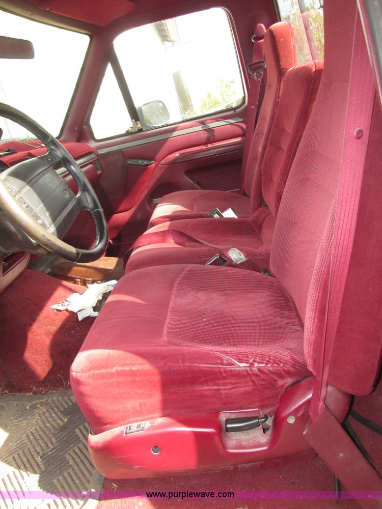 image for item G9919 1996 Ford F150 XLT pickup truck