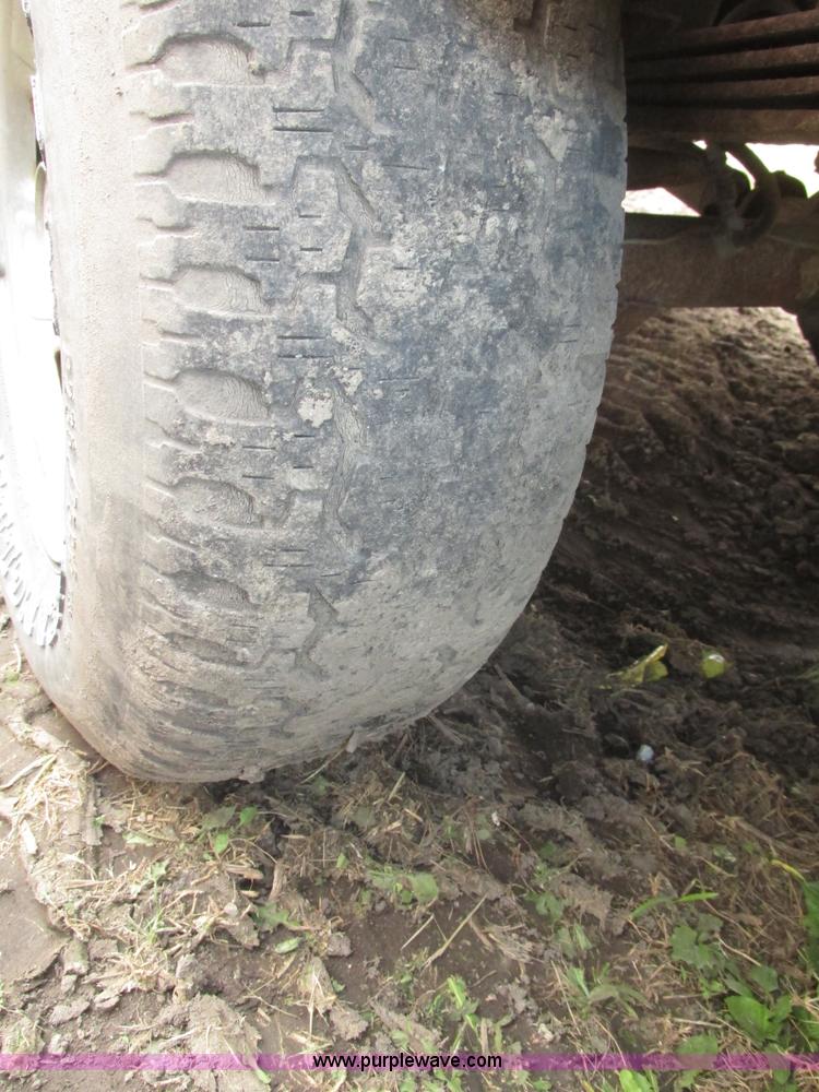 image for item G9919 1996 Ford F150 XLT pickup truck