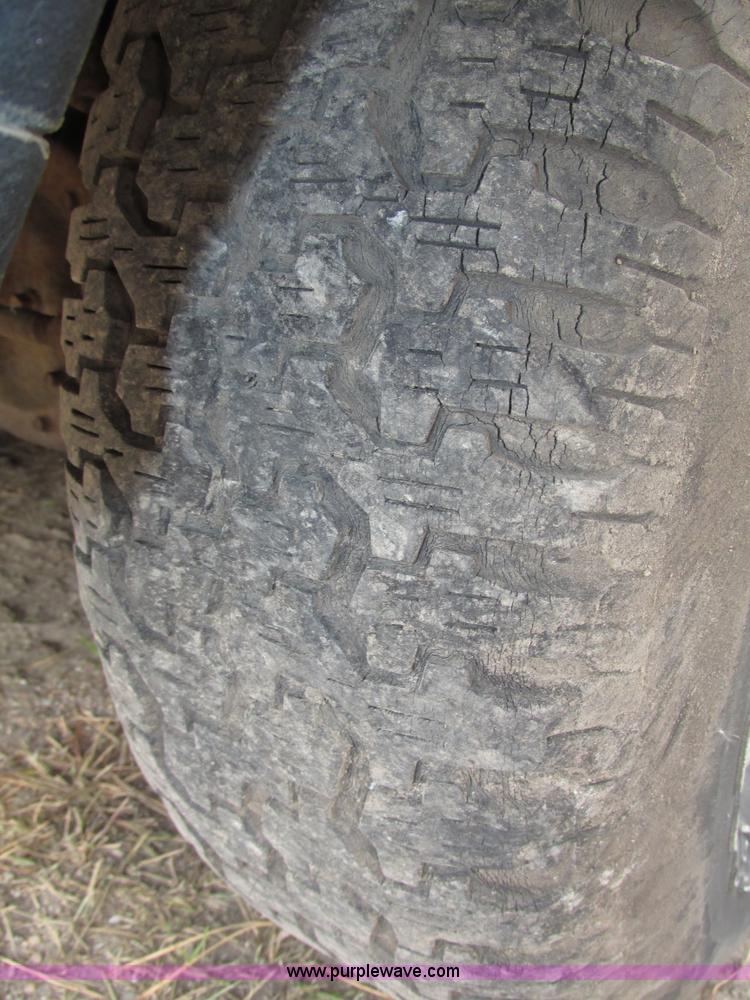 image for item G9919 1996 Ford F150 XLT pickup truck